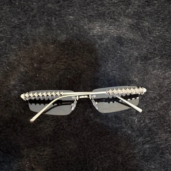 Stylish Silver Rimless Sunglasses - Picture 2 of 5